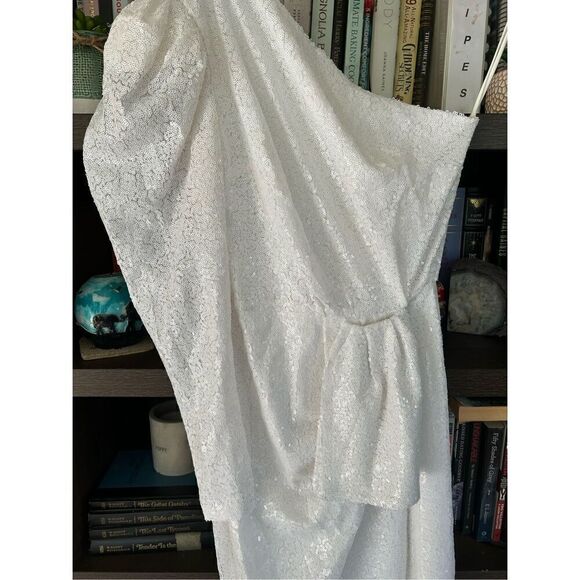 NWT Gigii’s Snowy Sequin Dress In White Size XS MSRP $461 - Picture 5 of 10